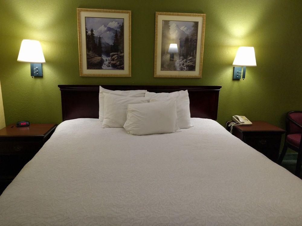 Days Inn By Wyndham Nashville Saint Thomas West Hospital Kültér fotó