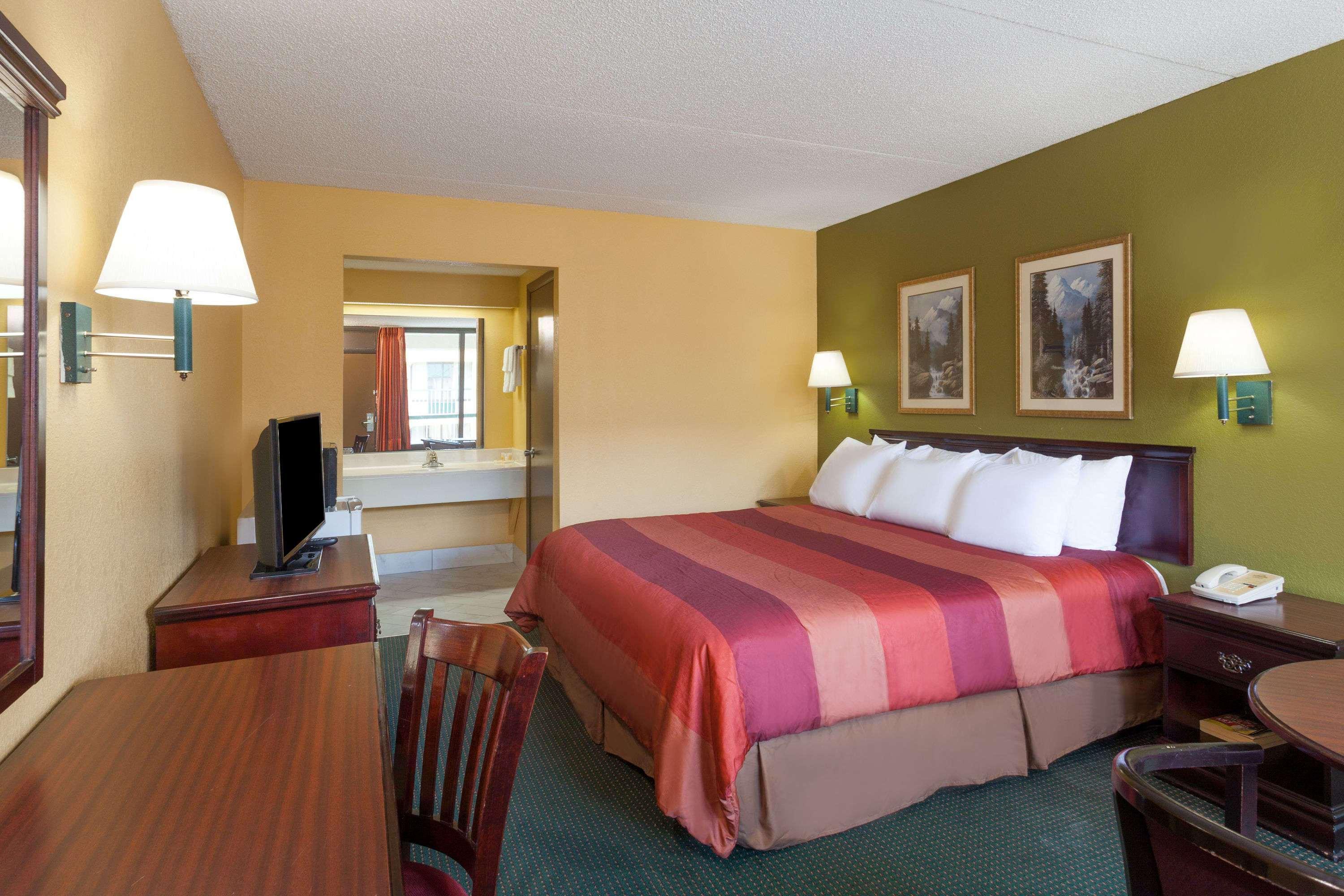 Days Inn By Wyndham Nashville Saint Thomas West Hospital Kültér fotó
